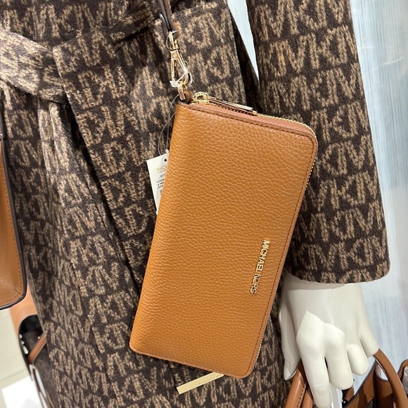 MICHAEL KORS LARGE TRAVEL CONTINENTAL WRISTLET WALLET PHONEHOLDER LUGGAGE - Picture 7 of 16